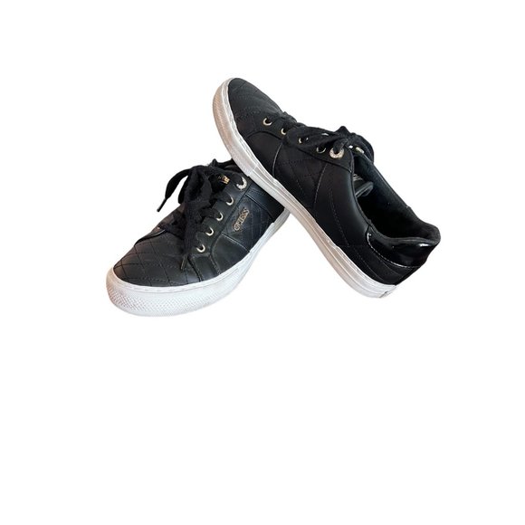 Guess Shoes - GUESS Women's Black Loven Lace Up Shoes Quilt Top Casual Walking Sneakers 11M